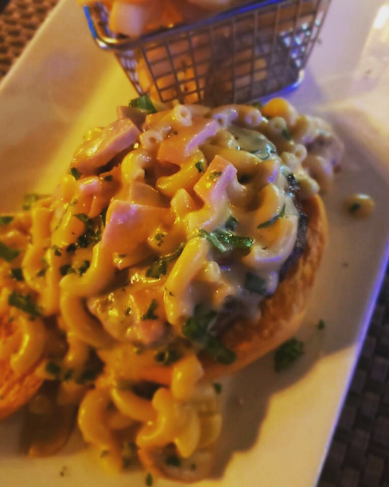 Tara Bar & Grill - Photo 7