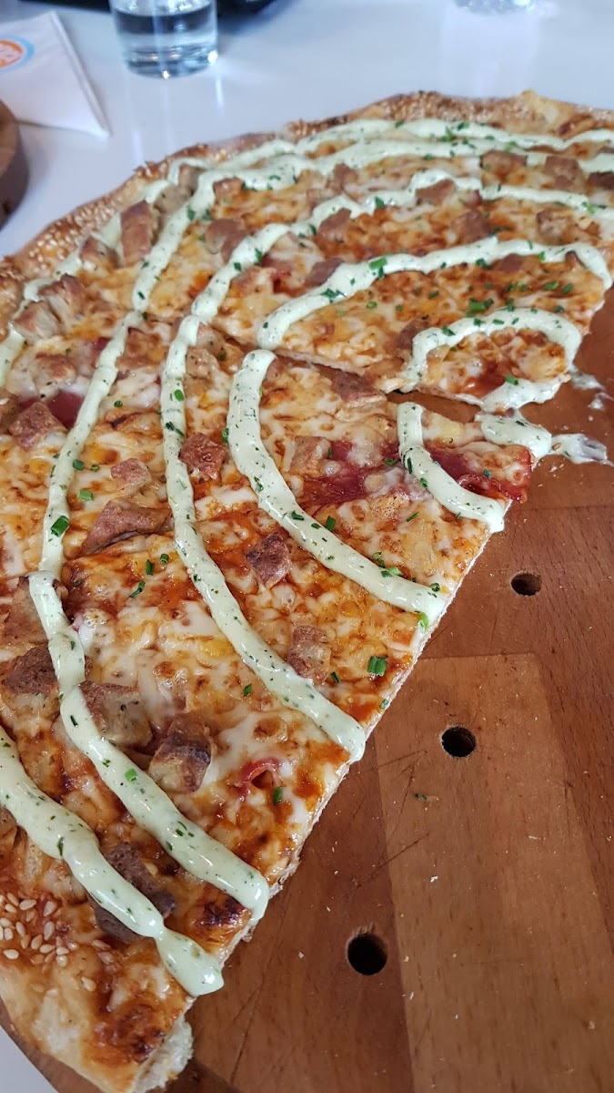 Proper Pizza Rruga e Kavajës (Proper Place Vila) - Photo 9