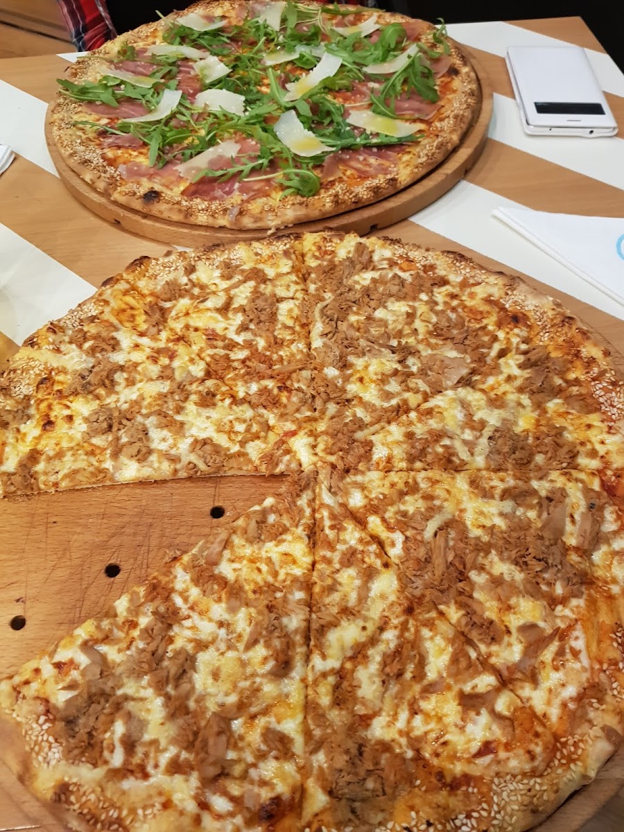Proper Pizza Rruga e Kavajës (Proper Place Vila) - Photo 4