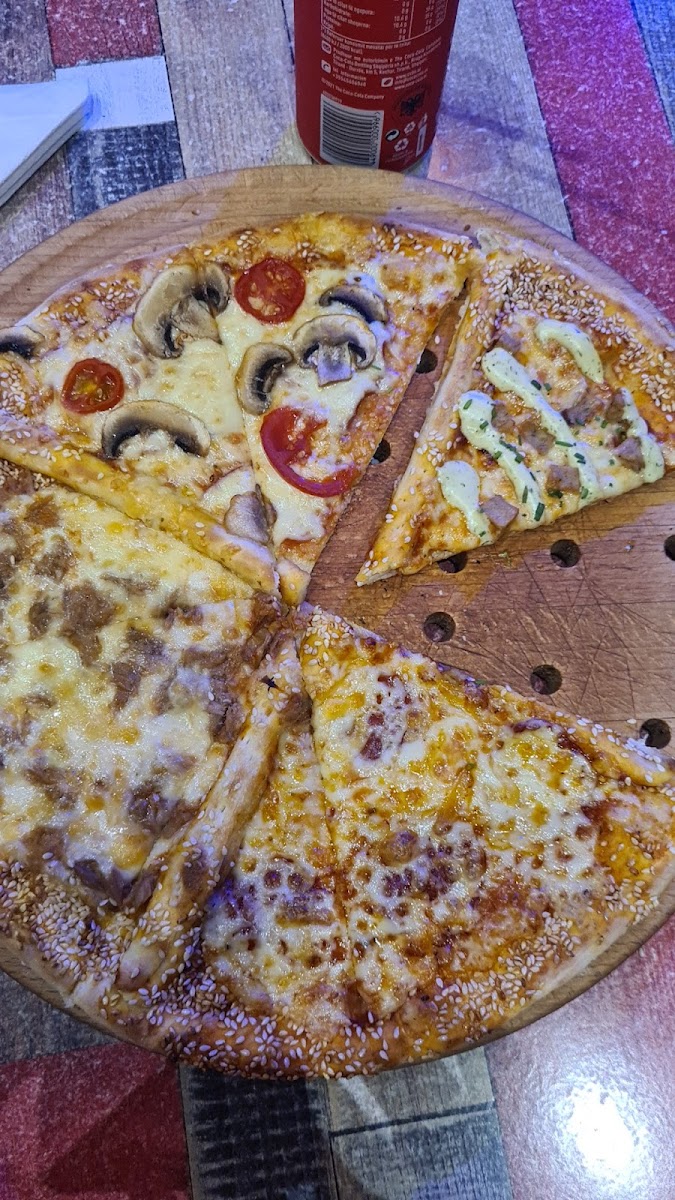 Proper Pizza Rruga e Kavajës (Proper Place Vila) - Photo 8