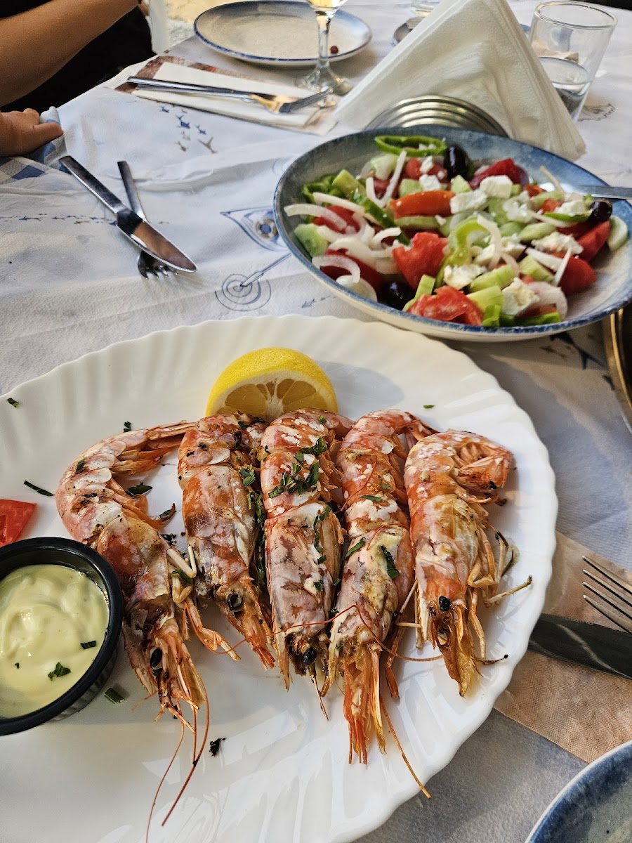 O Makis Fish Taverna - Photo 3