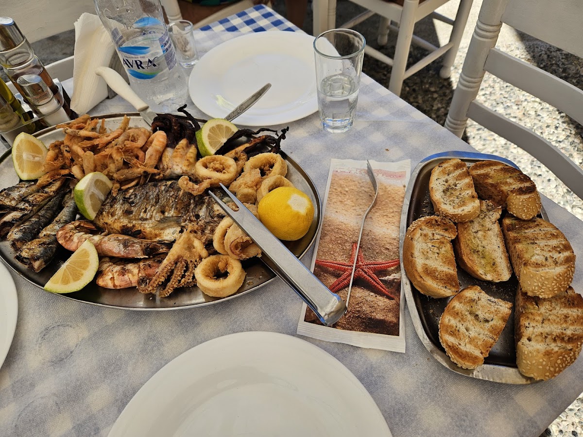 O Makis Fish Taverna - Photo 4