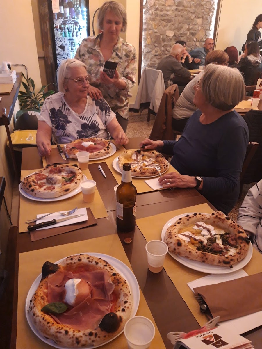 De Vita Pizzeria - Photo 2