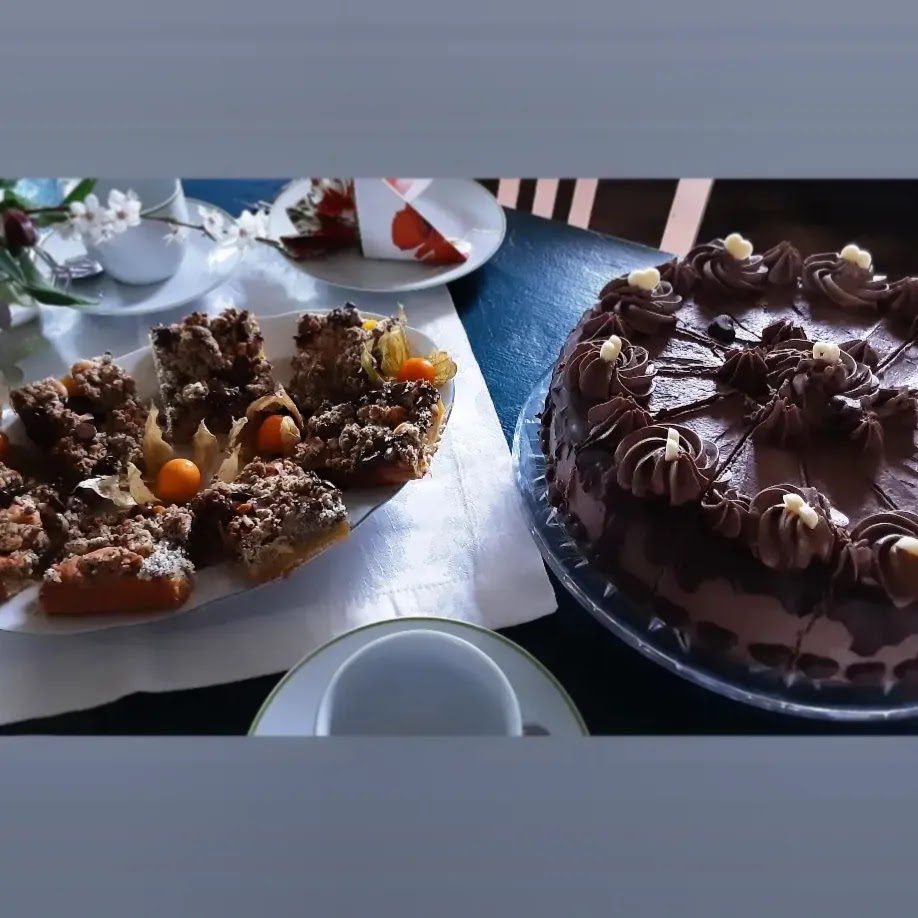 Laden Cafe Mohnamour - Photo 2
