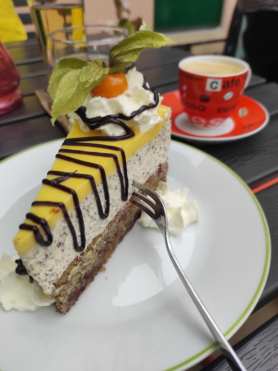 Laden Cafe Mohnamour - Photo 8