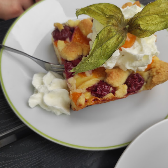 Pudding-streusel Mit Kirschen Und Mandarinen
