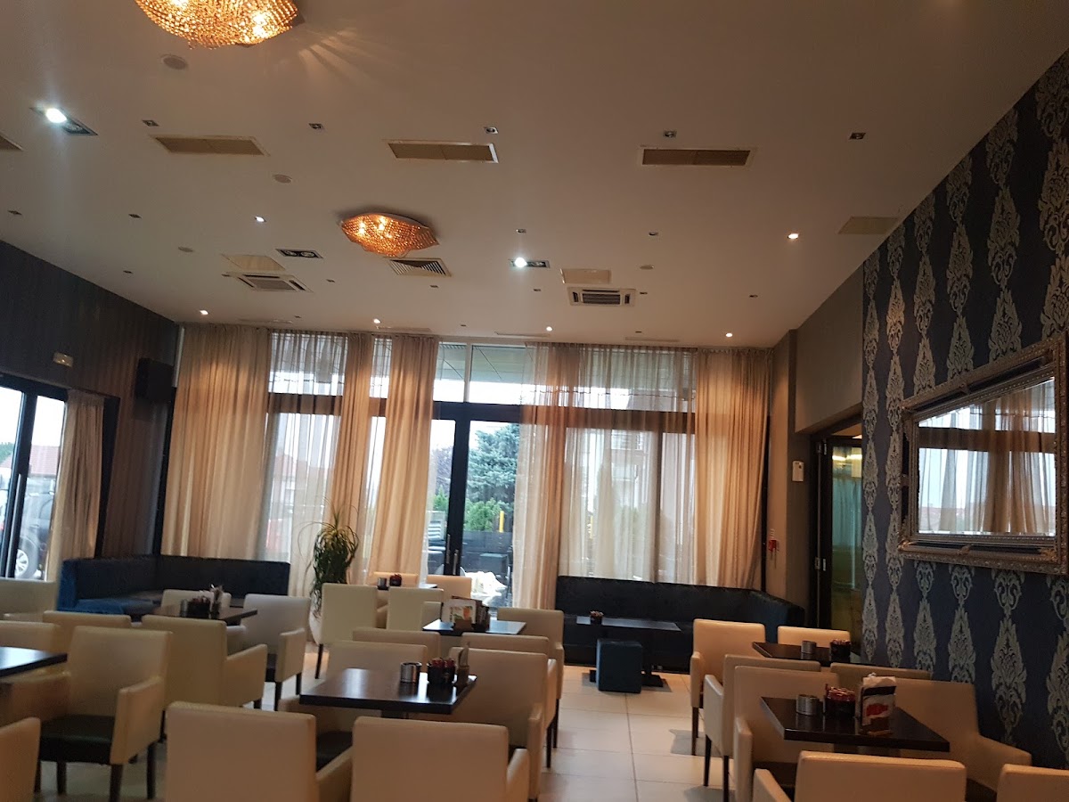 Herald Bar - Photo 2