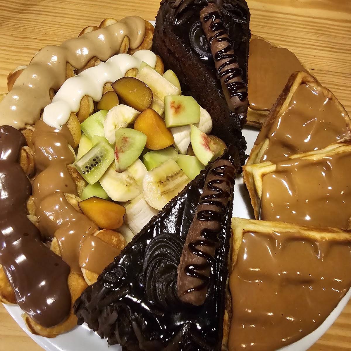 lava cafe & restaurants. - Photo 8