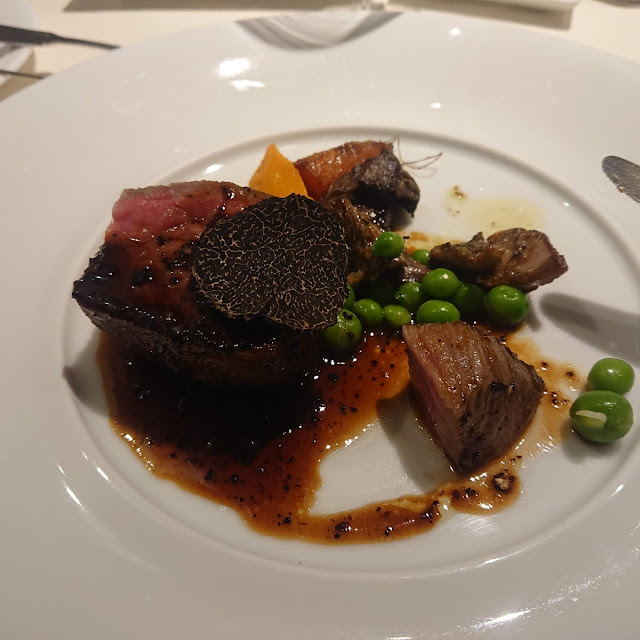 フィレ肉とトリュフの何とかソース