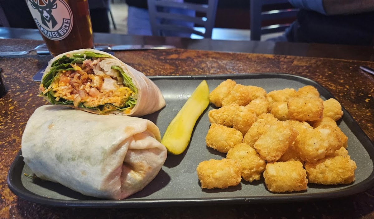 White Rabbit Bar and Grill - Photo 6