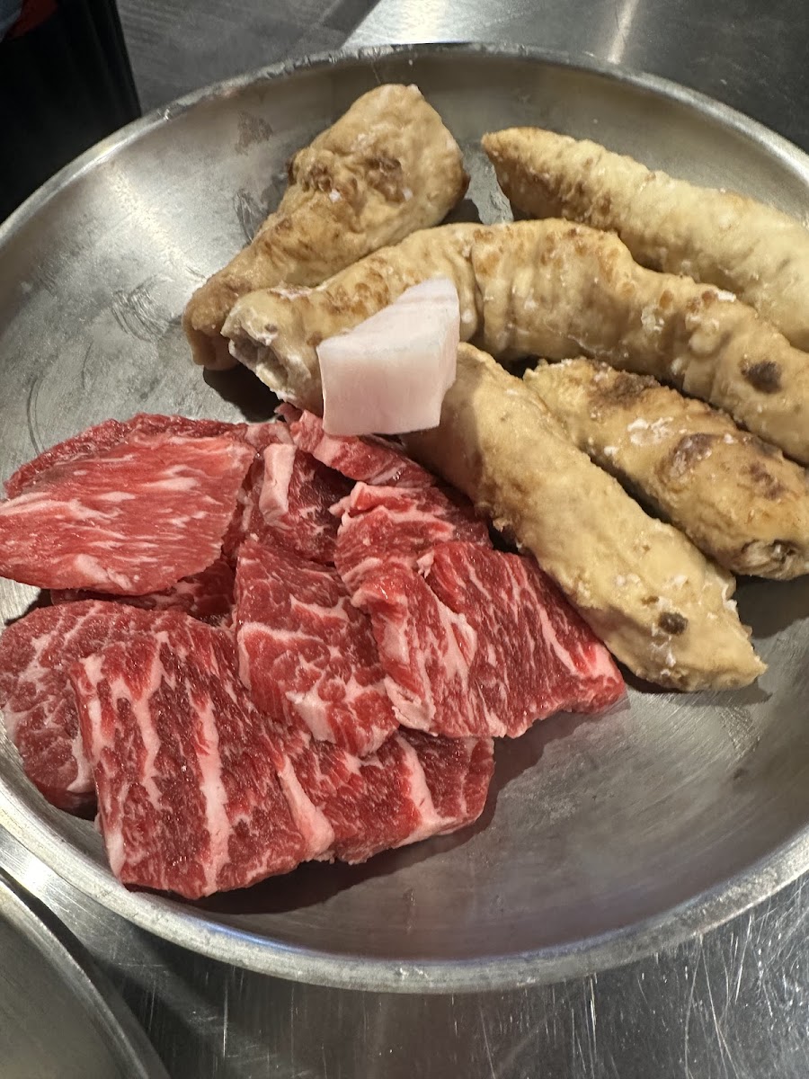 Tong Tong Korean BBQ (통통돼지뽈살) - Photo 4