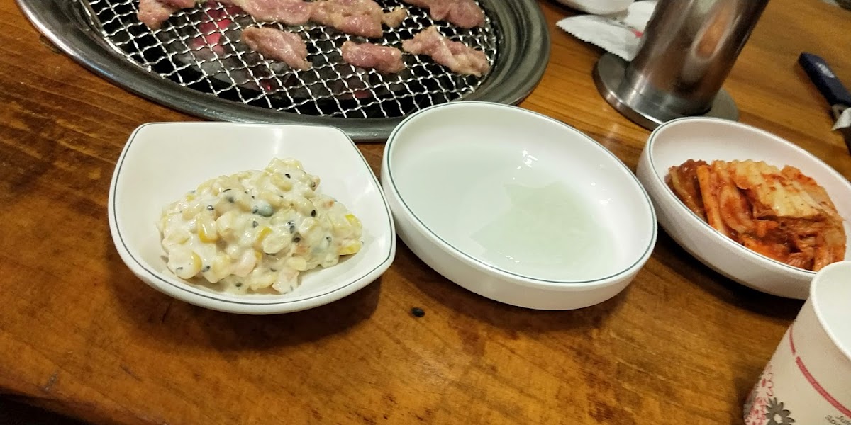 Tong Tong Korean BBQ (통통돼지뽈살) - Photo 6