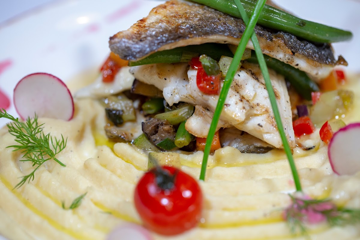 Grec Restaurant - Photo 2