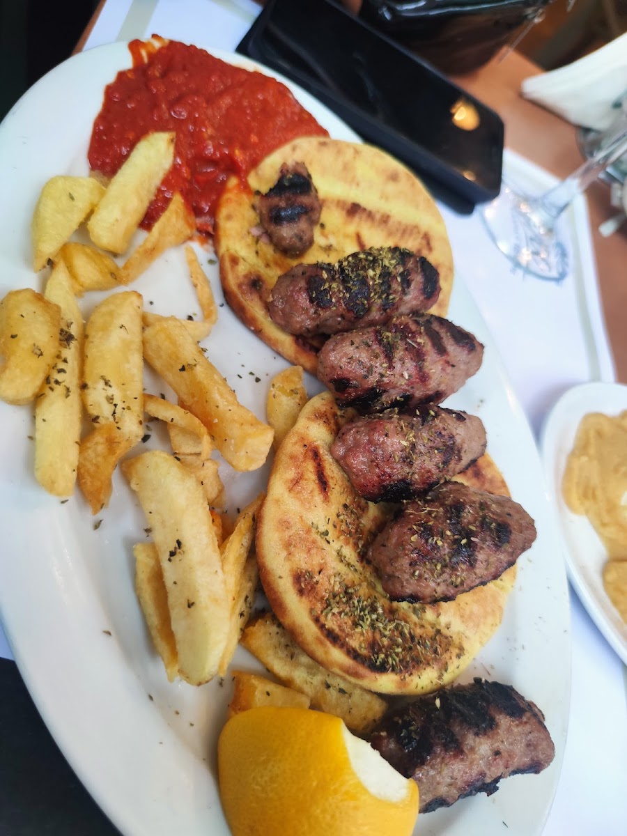 Grec Restaurant - Photo 6