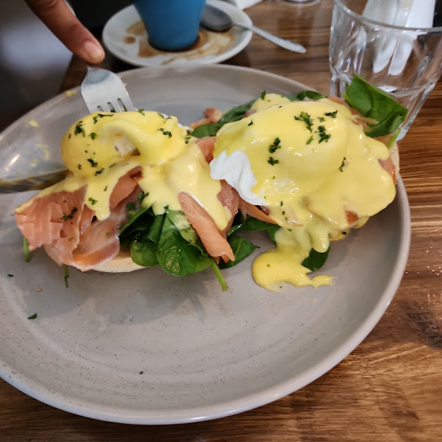 Salmon Eggs Benedict