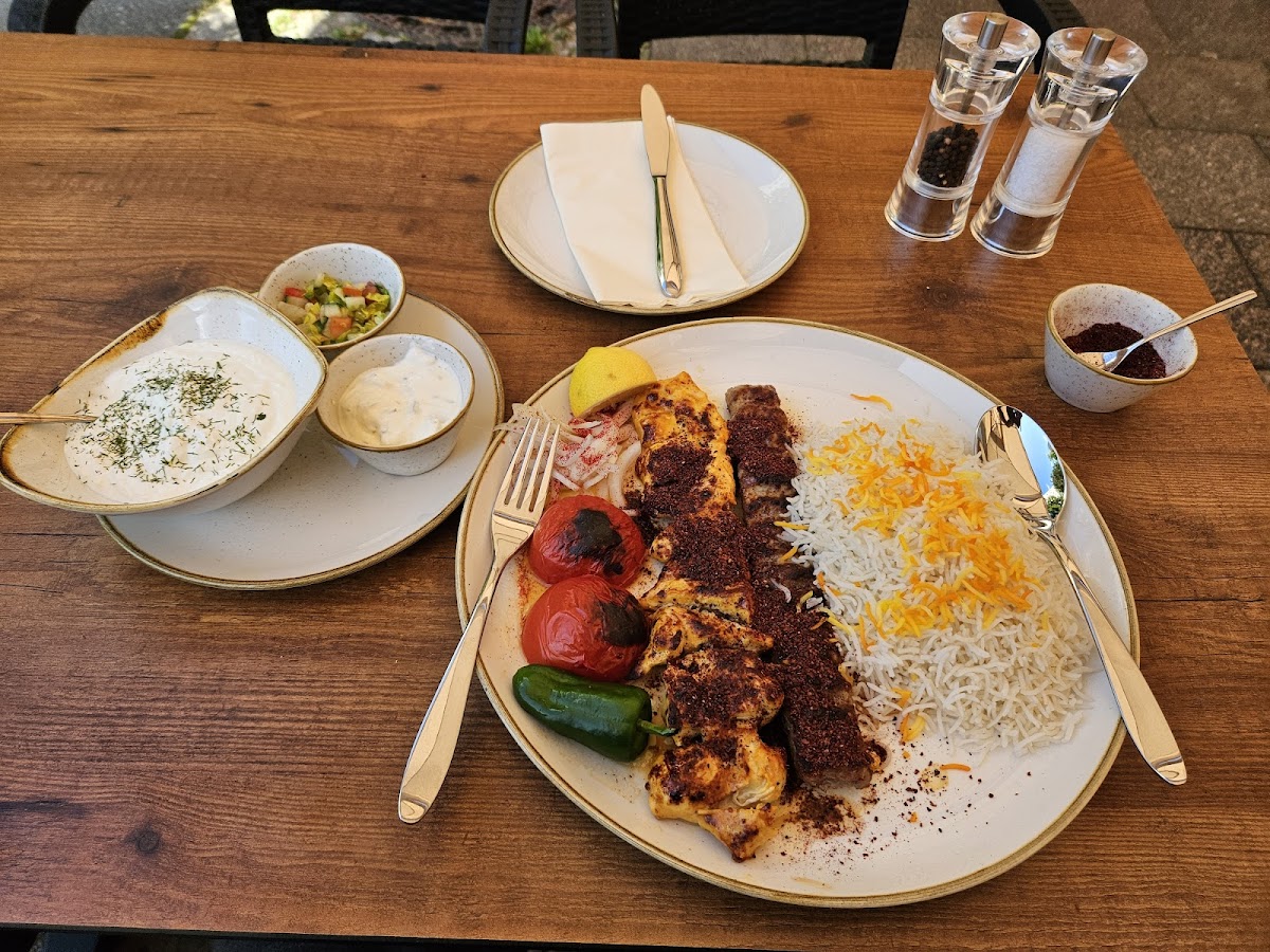 Kourosh - Photo 3