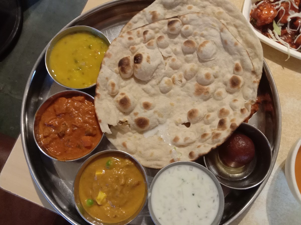 Hotel Mythri Palace - Photo 4