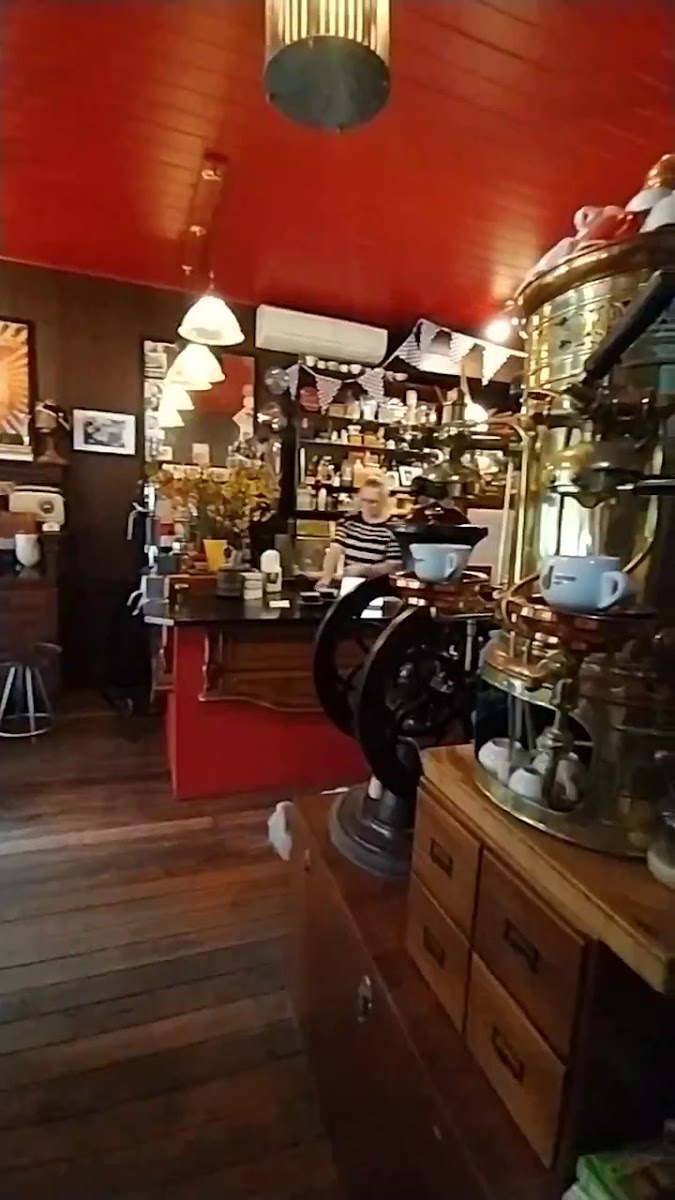 Ernest and Ernesto Espresso Bar - Photo 1