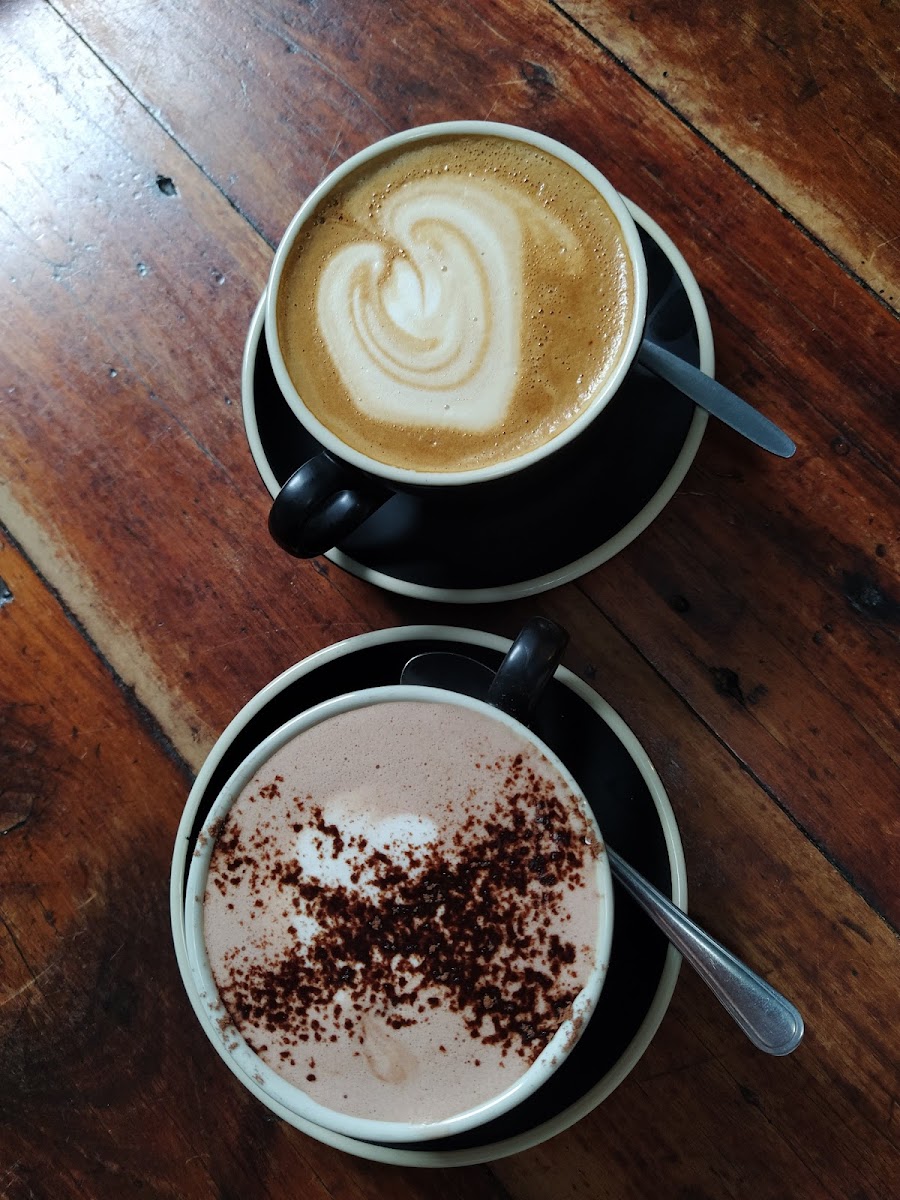 Ernest and Ernesto Espresso Bar - Photo 4