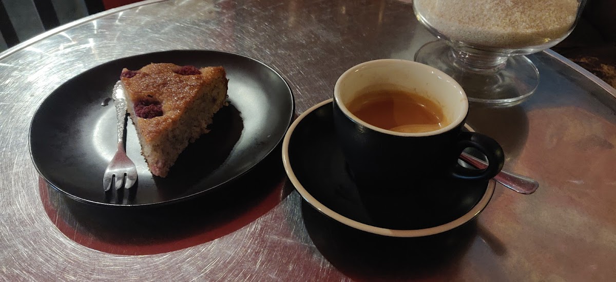 Ernest and Ernesto Espresso Bar - Photo 5