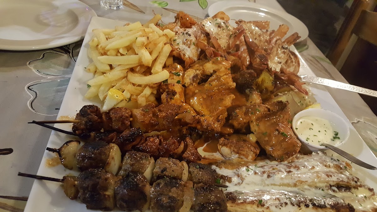 Sunkist Restaurant - Photo 4
