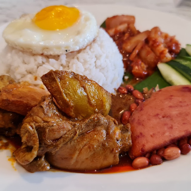 Nasi Lemak Curry Chicken