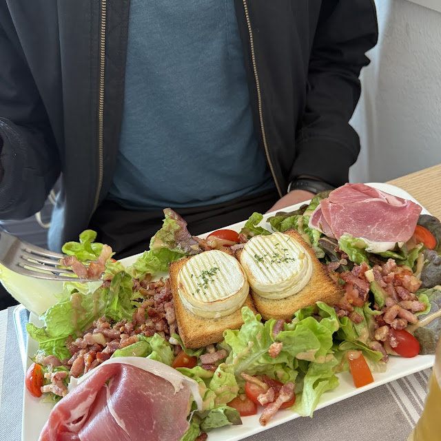 Salade Composée Jambon Lardons Toasts Au Chèvre