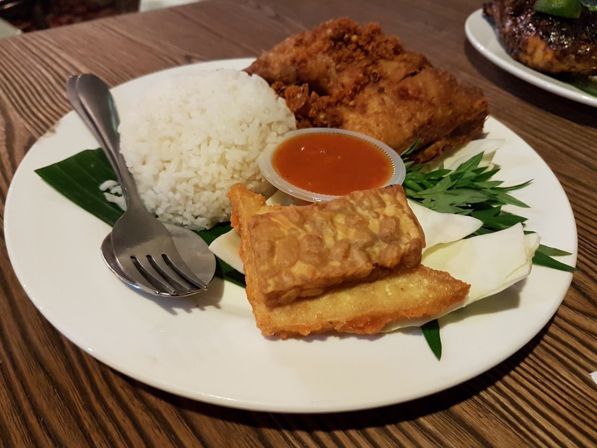 RJ Cafe - Photo 4