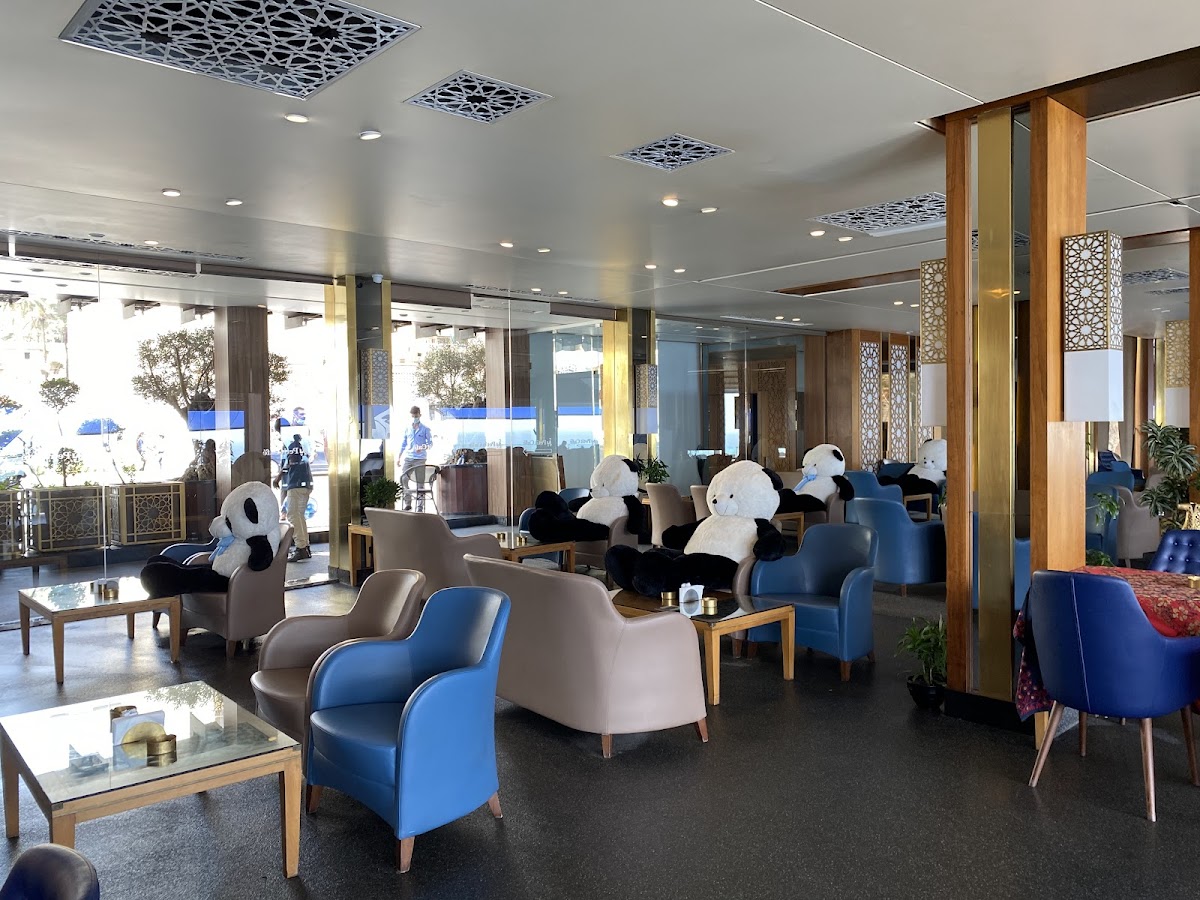 Petit Café - Restaurant