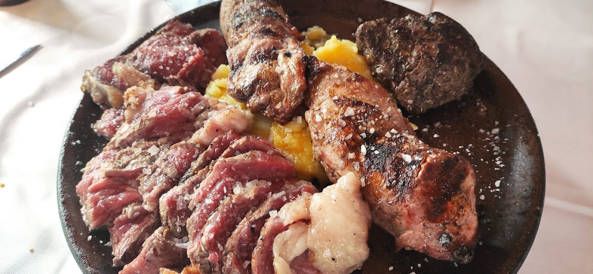 Asador Los pucheros, S.L. - Photo 4