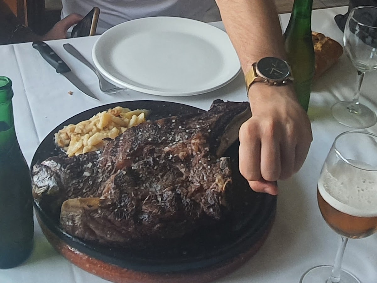 Asador Los pucheros, S.L. - Photo 8