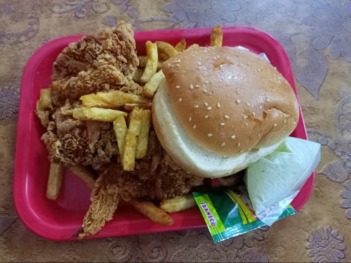 Delhi Foods Restaurant - دہلی فوڈذ ریسٹورنٹ - Photo 2