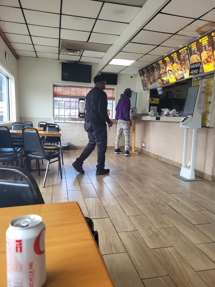 U.S.A. Deli - Photo 6
