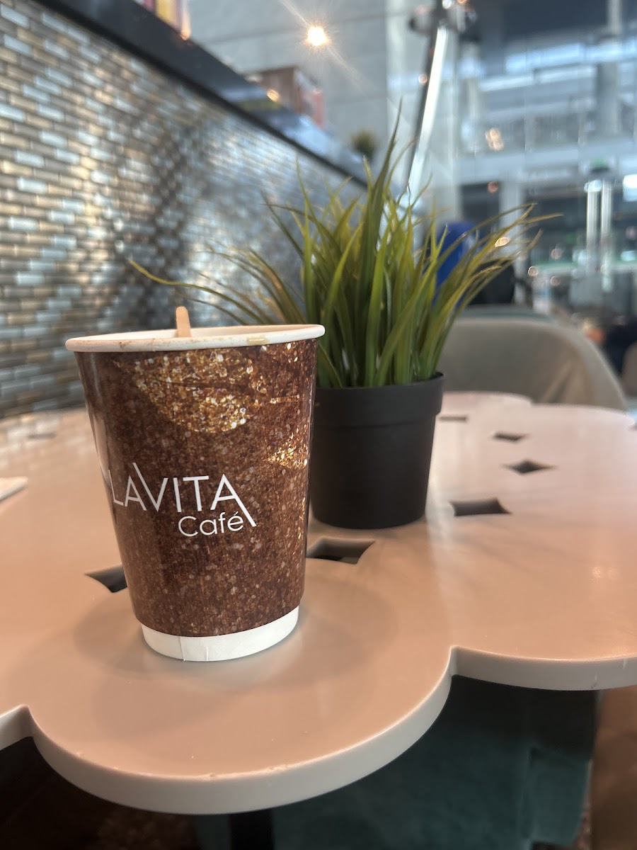 Lavita Cafe - Photo 1