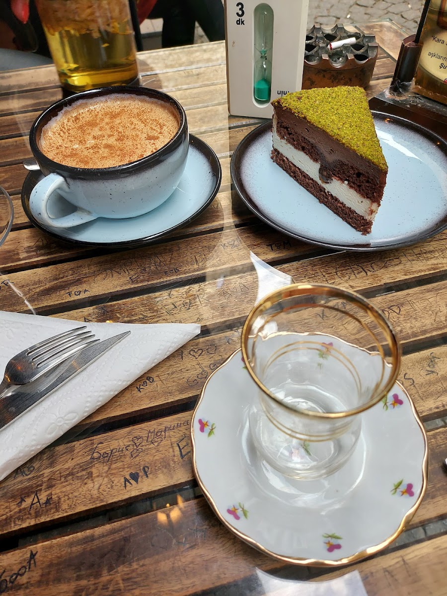 Otantik Cafe - Photo 9