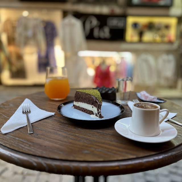 Pistachio Cake Turkish Coffee & Schweppes Mandarine