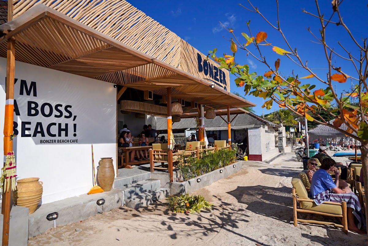 Bonzer Beach Cafe