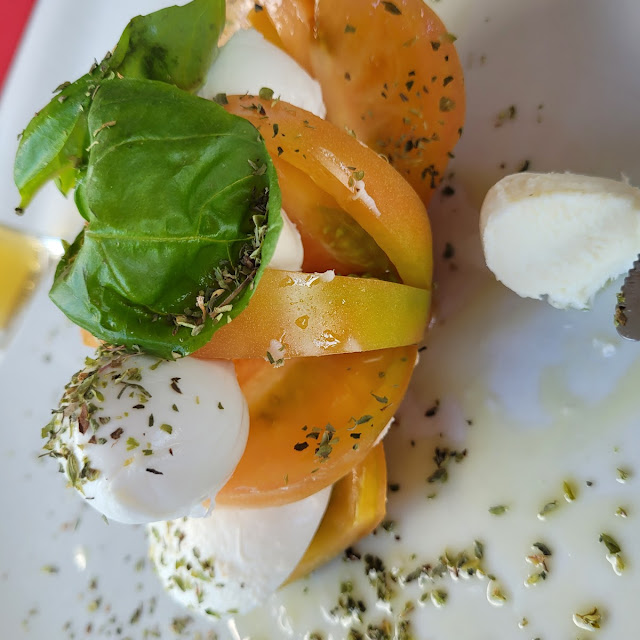 Insalata Caprese Con Bufala