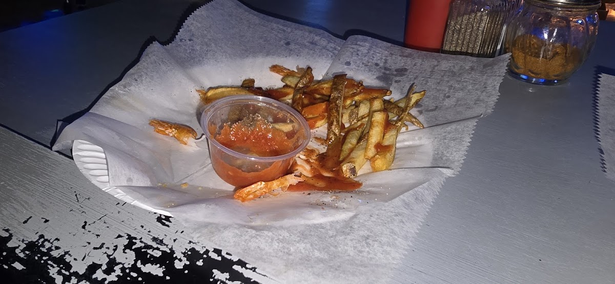 Maynard's Bar & Grill - Photo 9