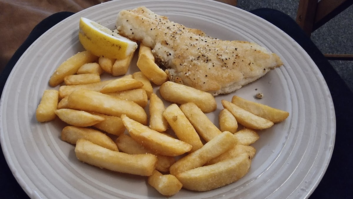 Queens Park Fish & Chips - Photo 2
