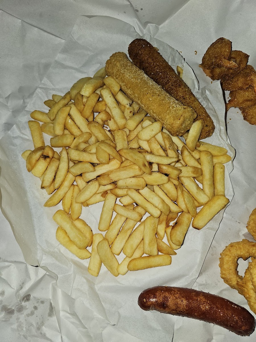 Queens Park Fish & Chips - Photo 8