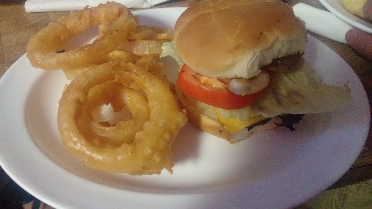 Perry Street Tavern - Photo 4