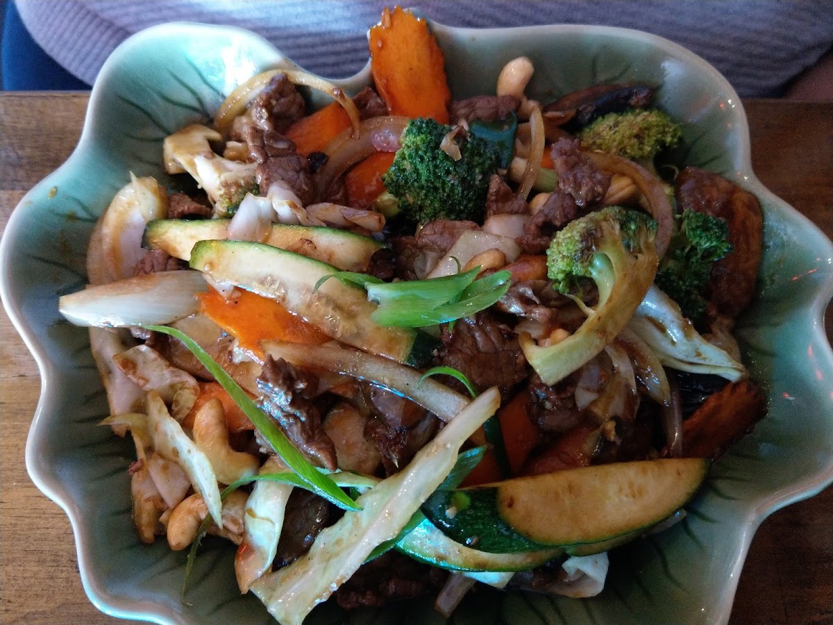 Torng Bai Thai Restaurant - Photo 9