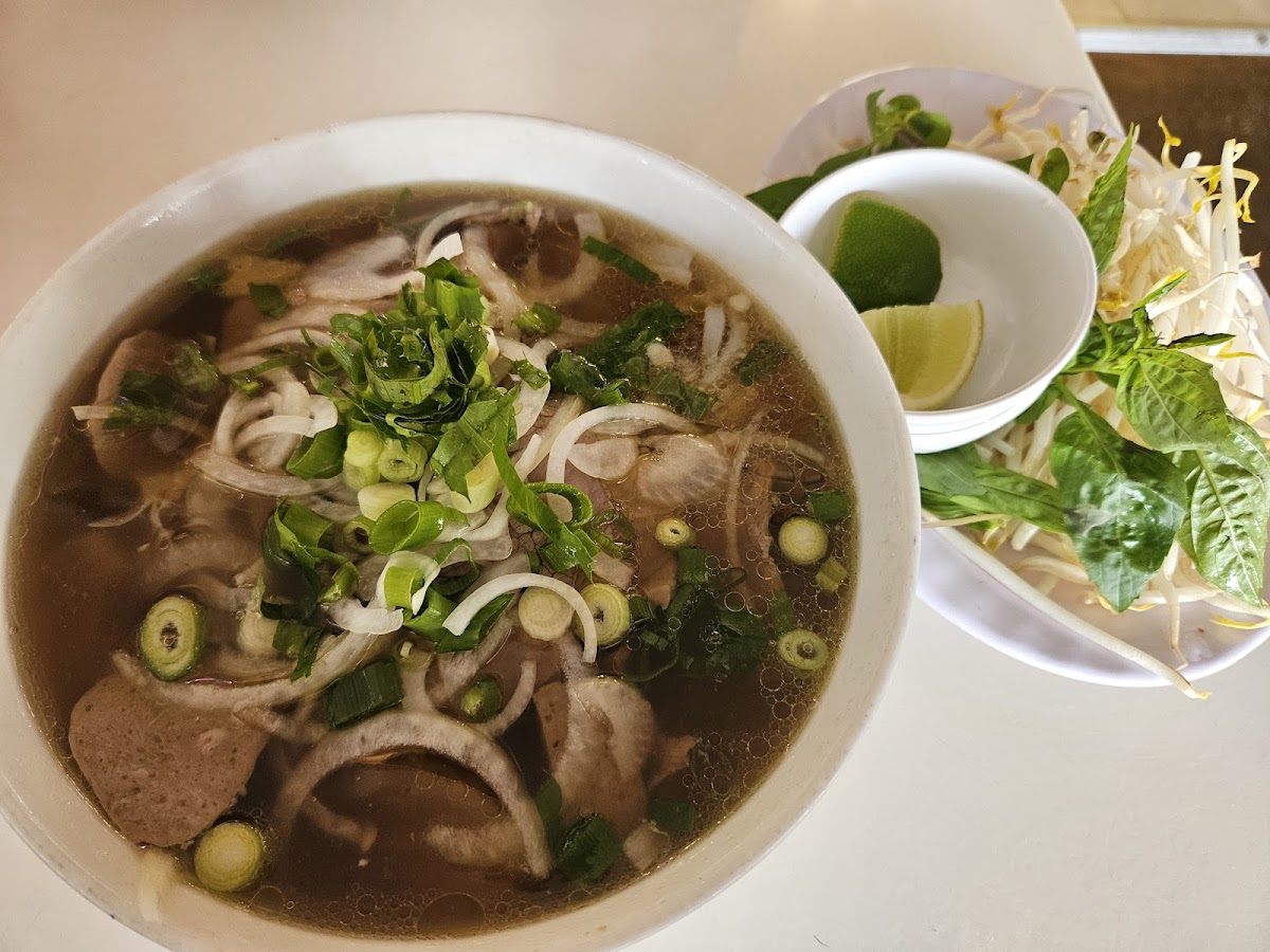 Vietnamese Grace Restaurant - Photo 2