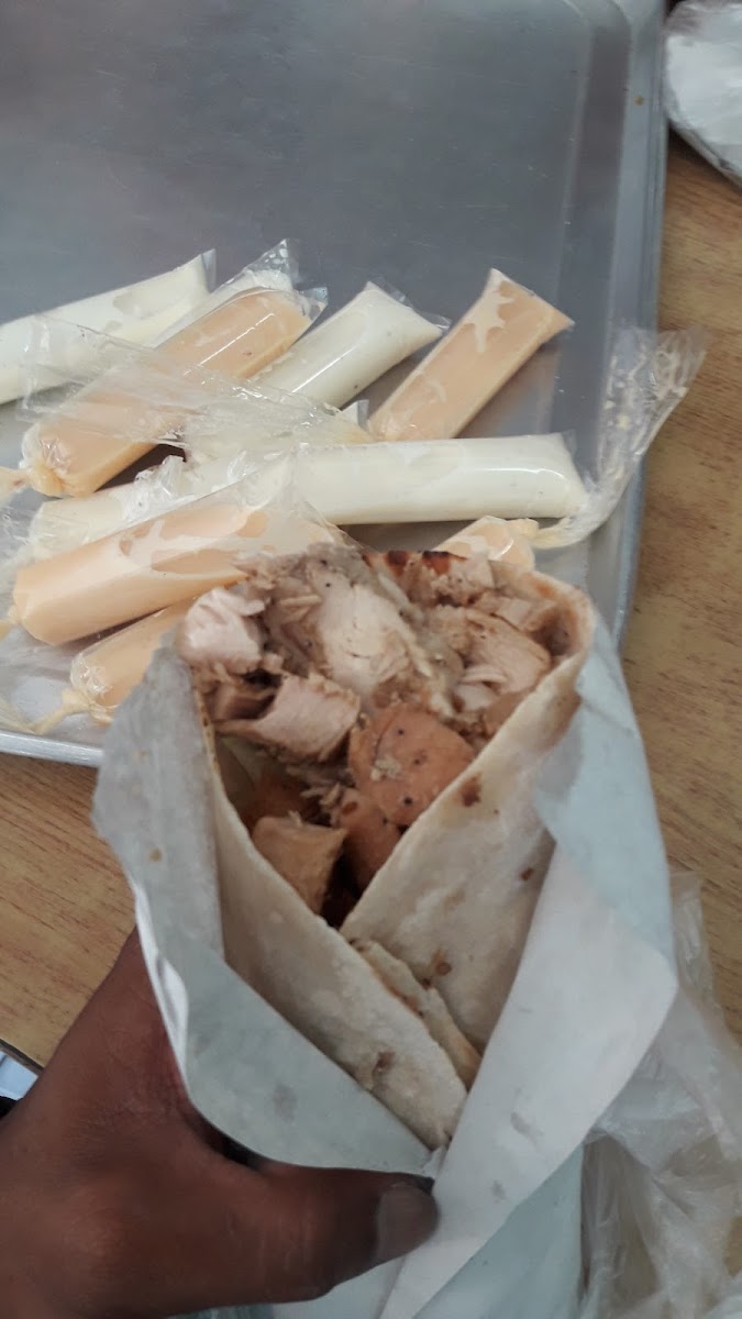 Tri Mo Shawarma Co. - Photo 9