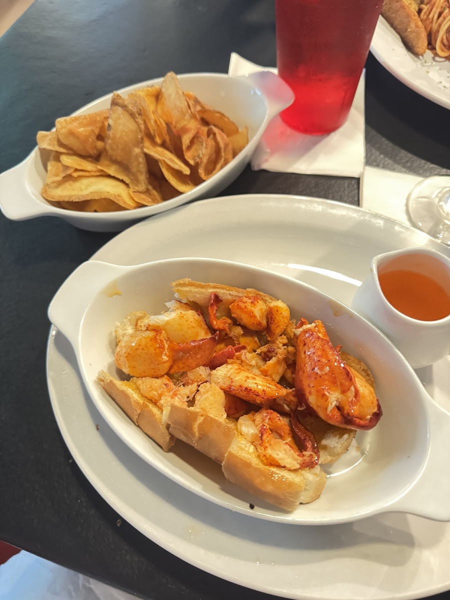 Red Grouper Tavern - Photo 2