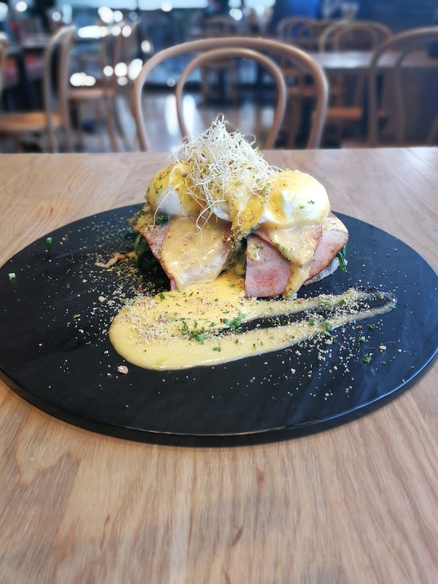 Vito’s Cucina & Bar Ascot - Photo 7