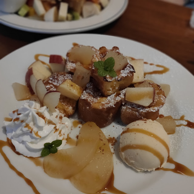 niwa cafeデラックスとりんごのコンポート キャラメルソース