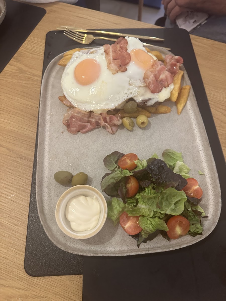 Gregorio Bistro - Photo 4