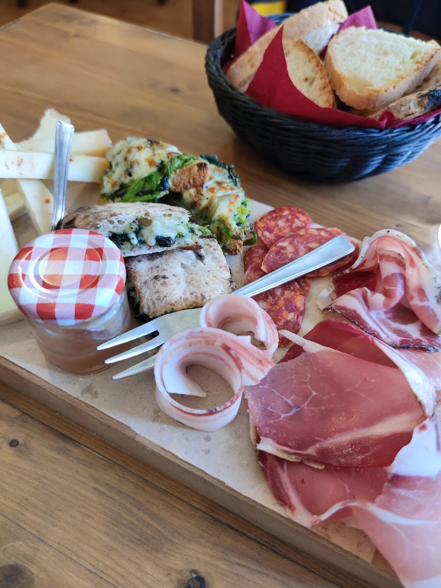 Trattoria Pizzeria Capifuoco - Photo 3